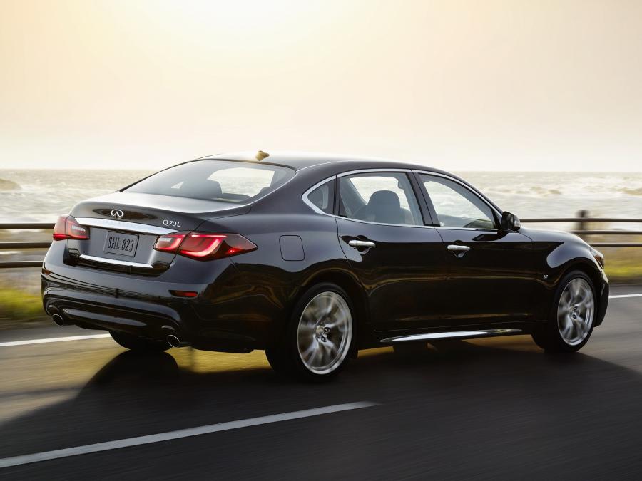  Infiniti Q70L 3.7 2015 года  (фото 14 из 15)